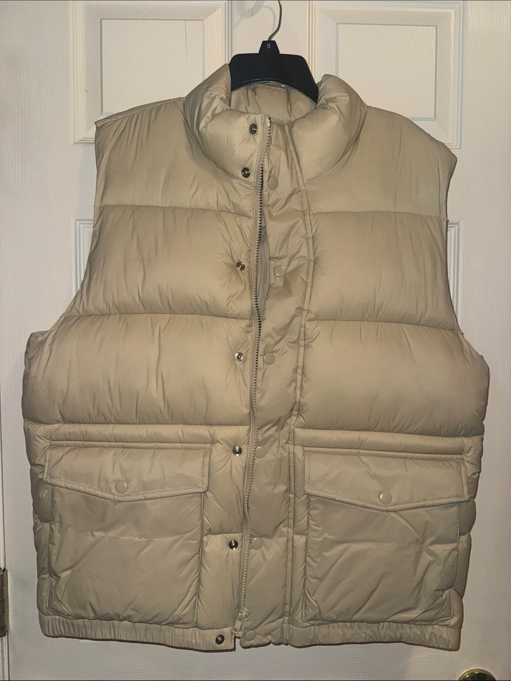 GAP Men's Quilted Puffer Vest in Beige